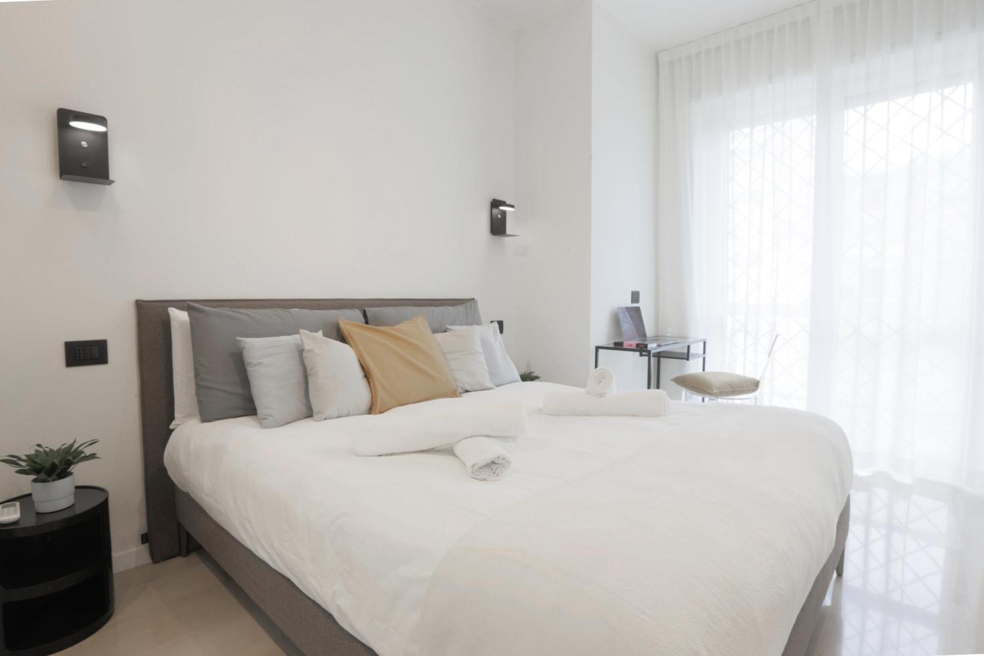 New Modern Flat 10 Minutes Walk From Central Station Milán Exterior foto